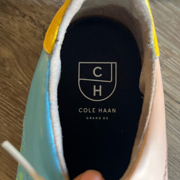 Unique Cole Haan leather Sneaker with Paw Prints. Women’s size 8 - Picture 9 of 13